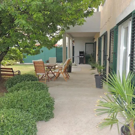 Ferara Apartment *