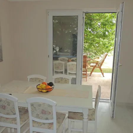 Ferara Apartment *